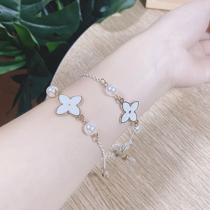 Elegant and Filigree Jewelry Band Kalsten