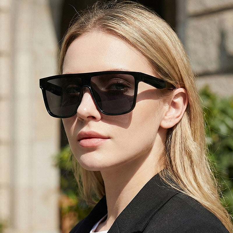 Women's sporty sunglasses with wide frame and polarized lenses Kalsten