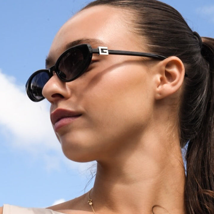 Women elegant Cat-Eye sunglasses with fine accents Kalsten