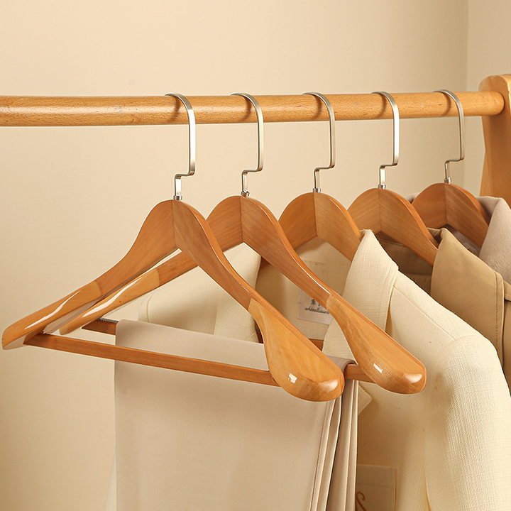 Kalsten | Oaklee Élite – Luxury Wood Hangers with Sophisticated Design