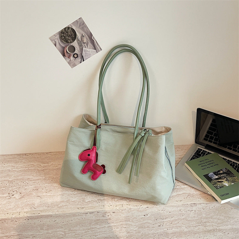 Elegant Tote Bag with Zipper and Practical Interior Pockets Kalsten