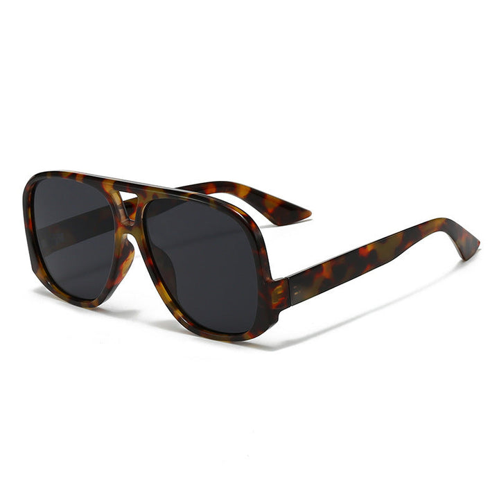 Women trendy oversized sunglasses in modern tortoiseshell pattern Kalsten