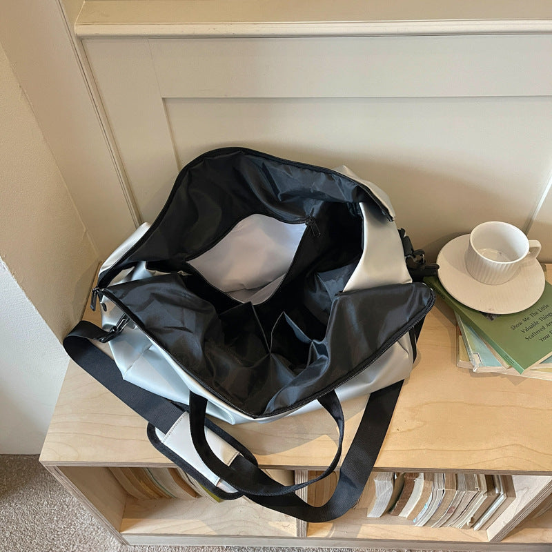 Sporty Travel Duffel with Versatile Compartments and Water-Repellent Material Kalsten