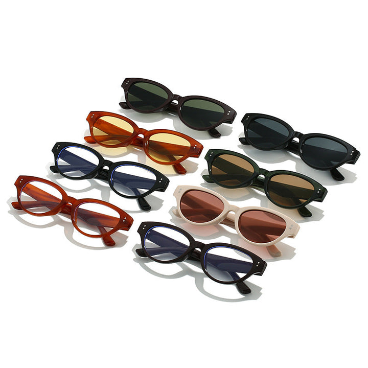 Women Cat-Eye Sunglasses with retro-inspired frame structure Kalsten