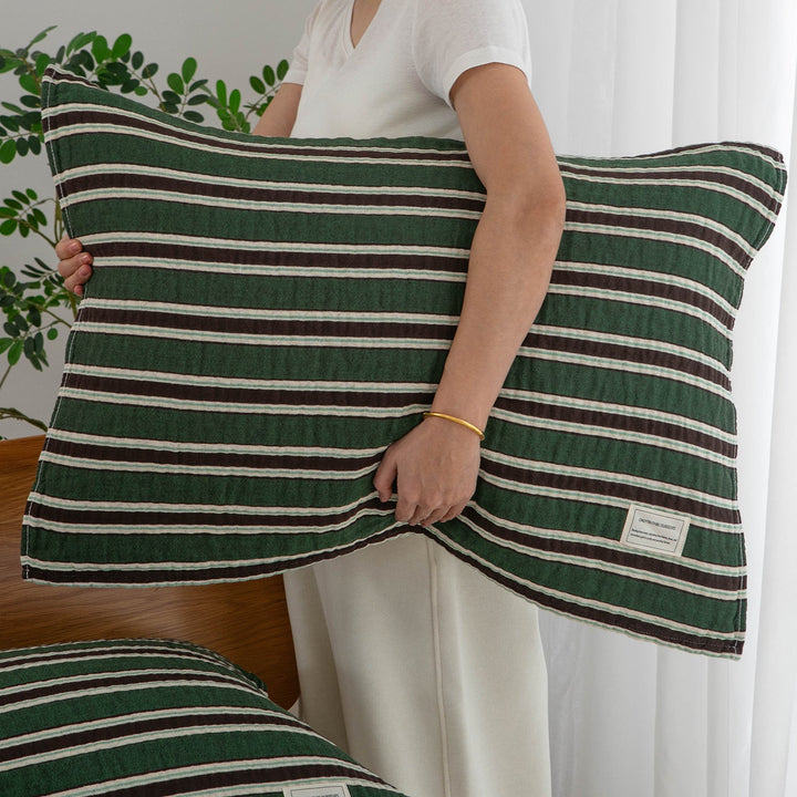 Women's pillowcase with delicate floral motif Kalsten