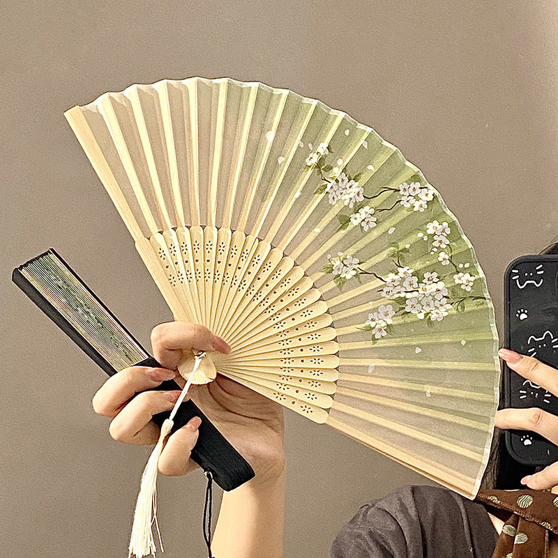 Hand fan with elegant floral pattern Kalsten