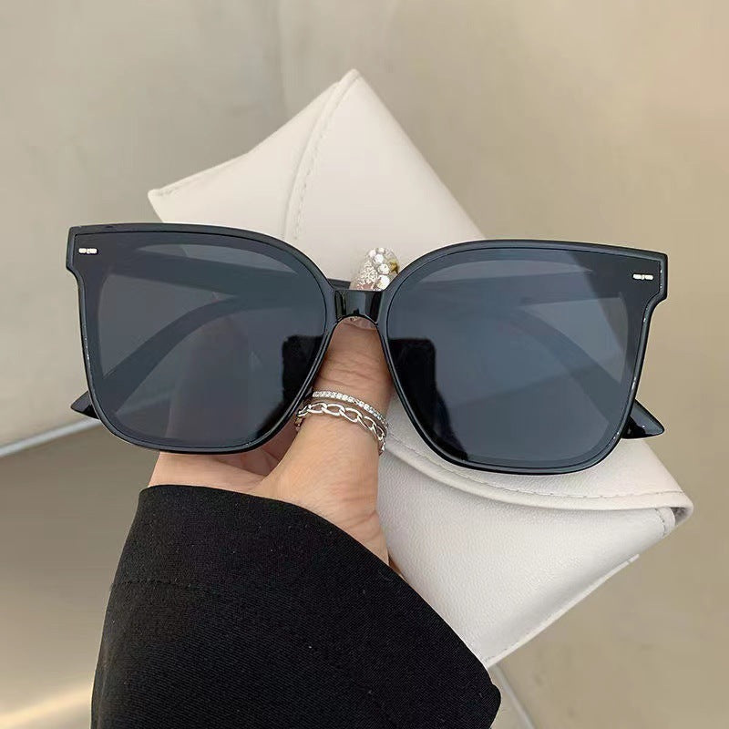 Ladies stylish sunglasses with a fashionable highlight Kalsten