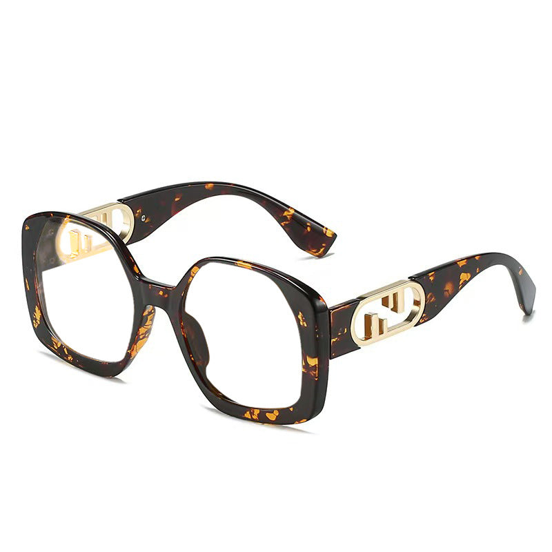 Women oversized sunglasses with extravagant geometric frame and elegant accents Kalsten