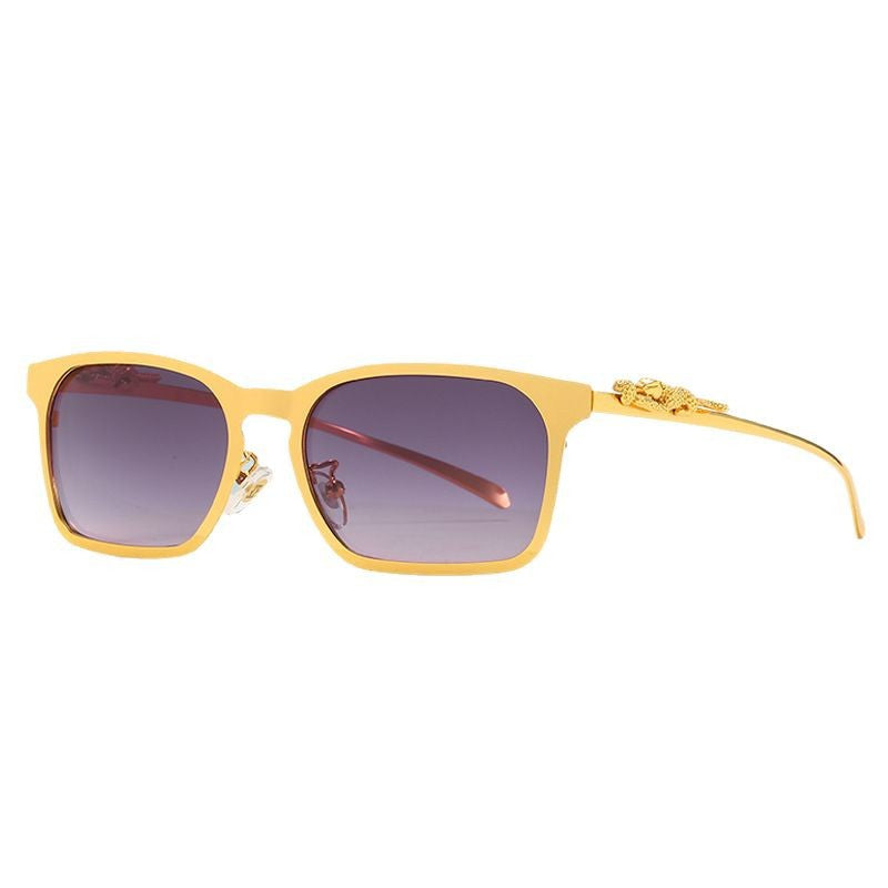 Women's fashionable oversized sunglasses with glamorous design and golden accents Kalsten
