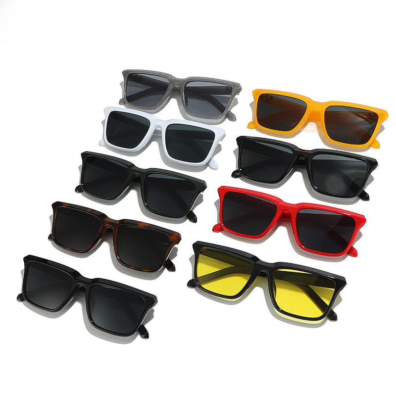 Women's fashionable sunglasses in modern rectangular design Kalsten