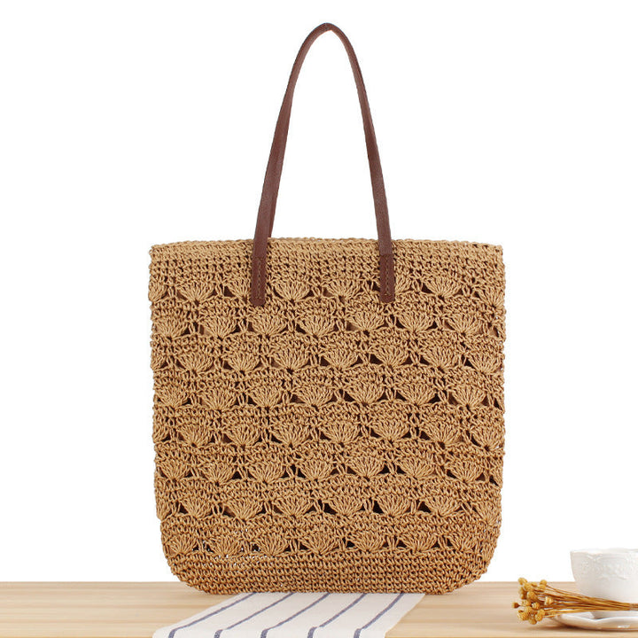 Stylish handbag made of woven natural material Kalsten