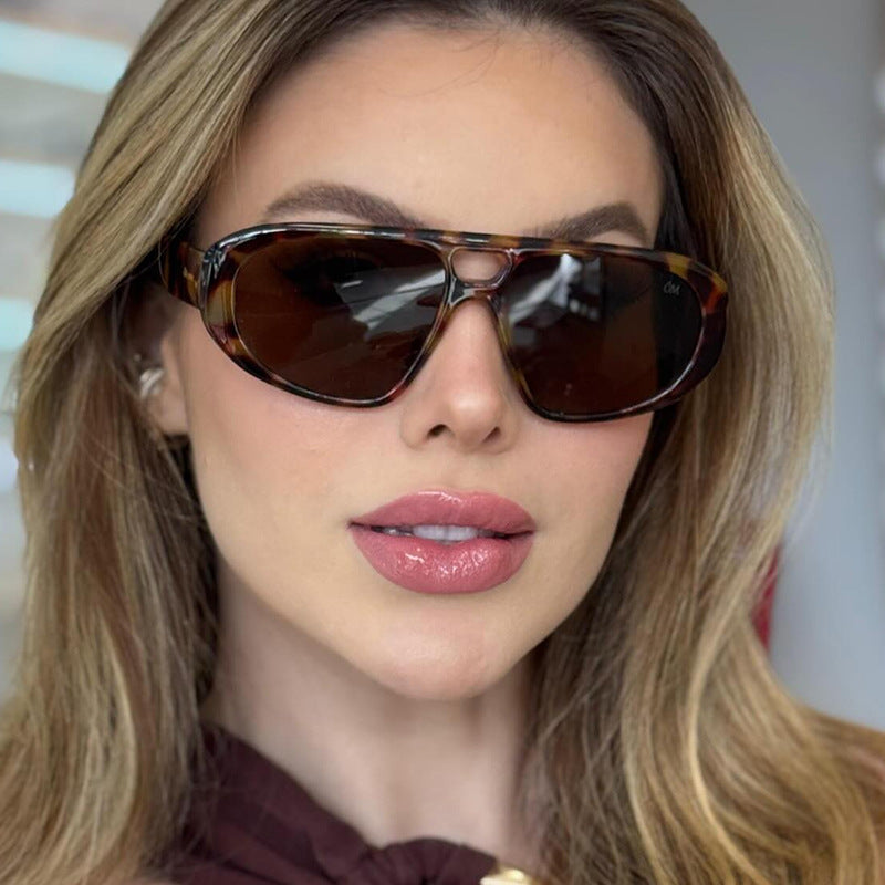Women's sporty sunglasses with a wide durable frame and polarized lenses Kalsten