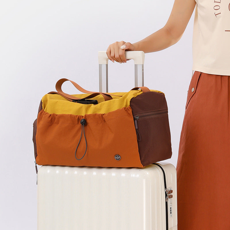 Practical Sports Bag With Expandable Storage Kalsten