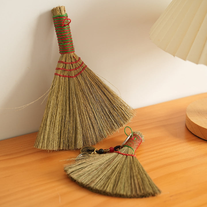 Women's Hand-Woven Broom Kalsten