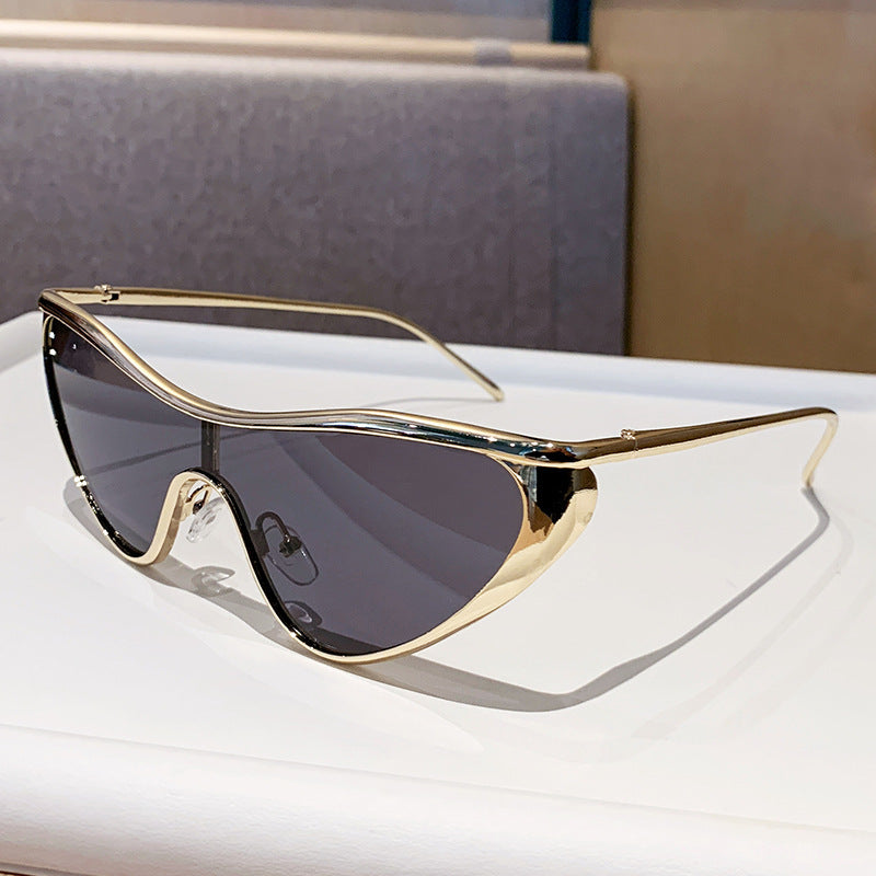 Women's futuristic oversized sunglasses with striking design Kalsten