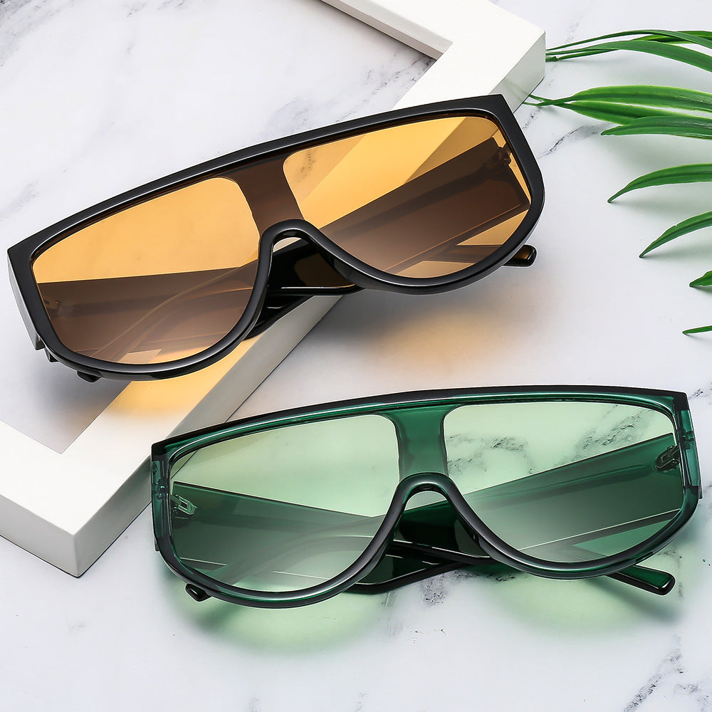 Women's fashion sunglasses with futuristic, transparent frame and large protection Kalsten