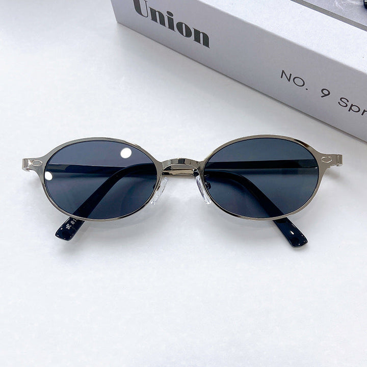 Fashionable Round Sunglasses with Elegant Golden Frame Kalsten