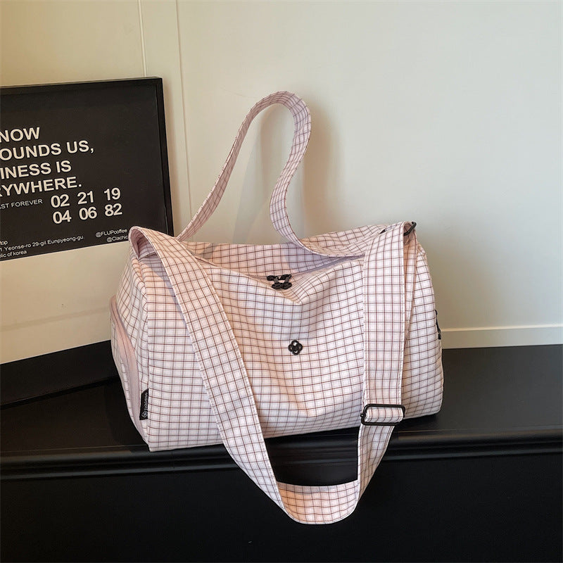 Women’s sporty and stylish travel bag Kalsten
