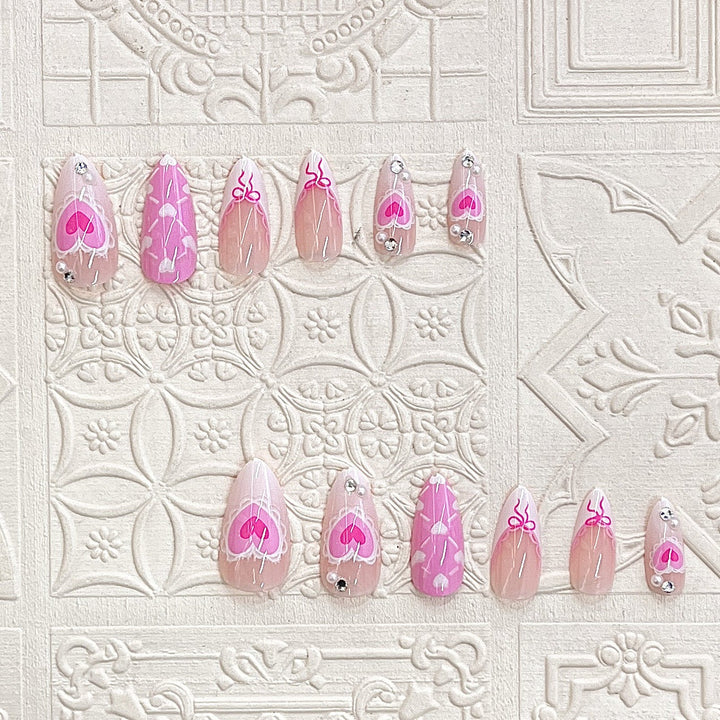 Artistic Press-On Nail Set with Romantic Heart Design Kalsten