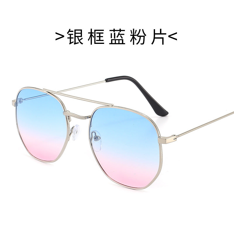 Ladies sunglasses with oval frame and protective gradient lens Kalsten