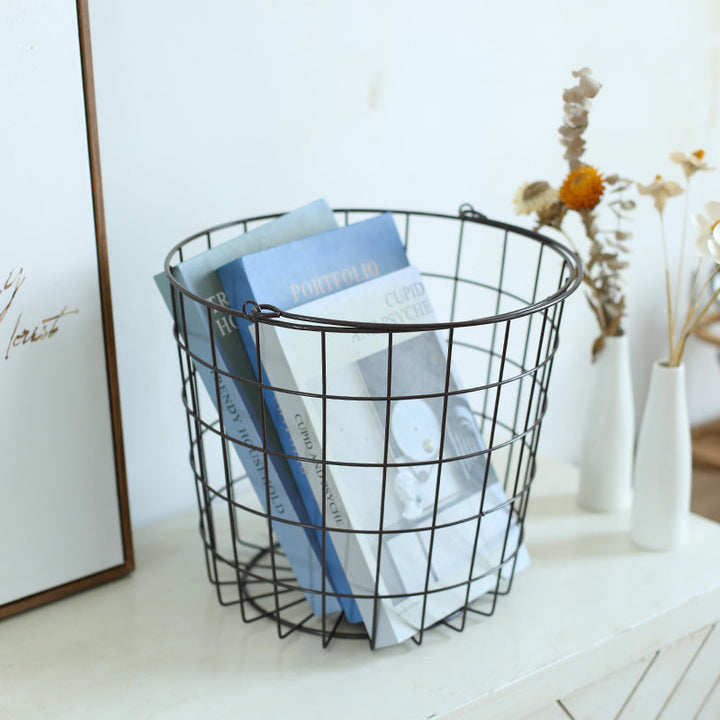 Unisex wire basket with ergonomic carrying lid Kalsten