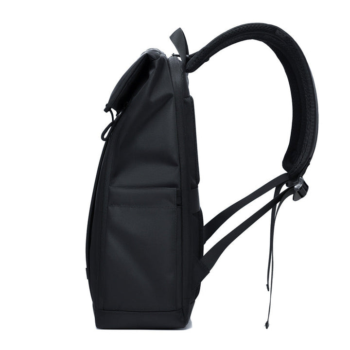 More elegant and functional backpack with reinforced carrying straps Kalsten