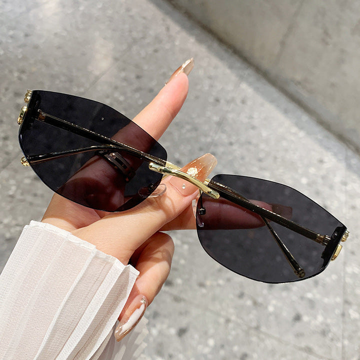 Women's fashionable sunglasses with innovative checkered design Kalsten