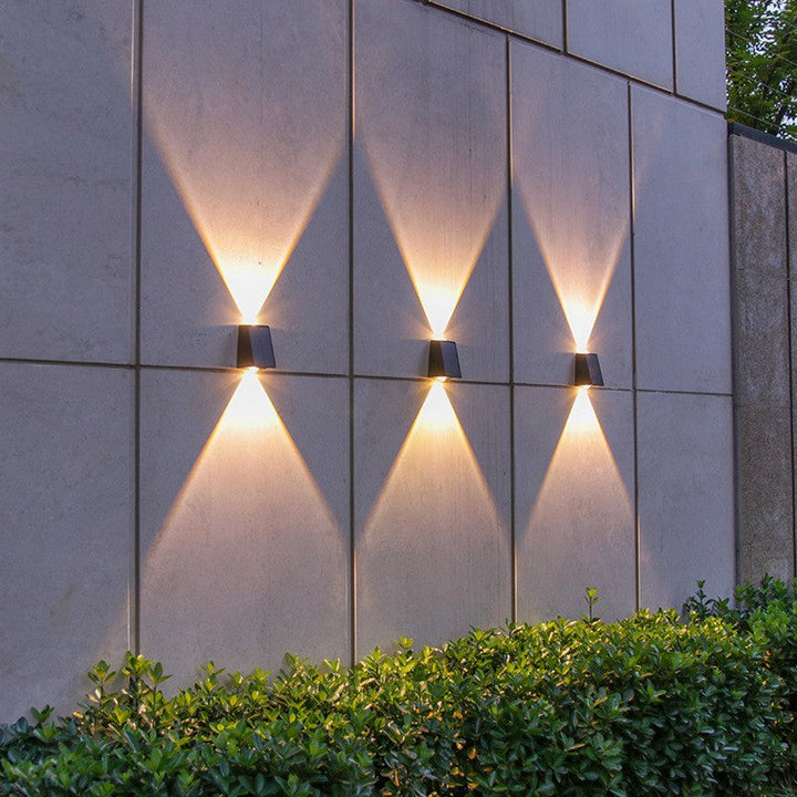 Angled Bi-Directional Solar LED Wall Uplight-Downlight With Integrated Photovoltaic Panel And Prism Lens Kalsten