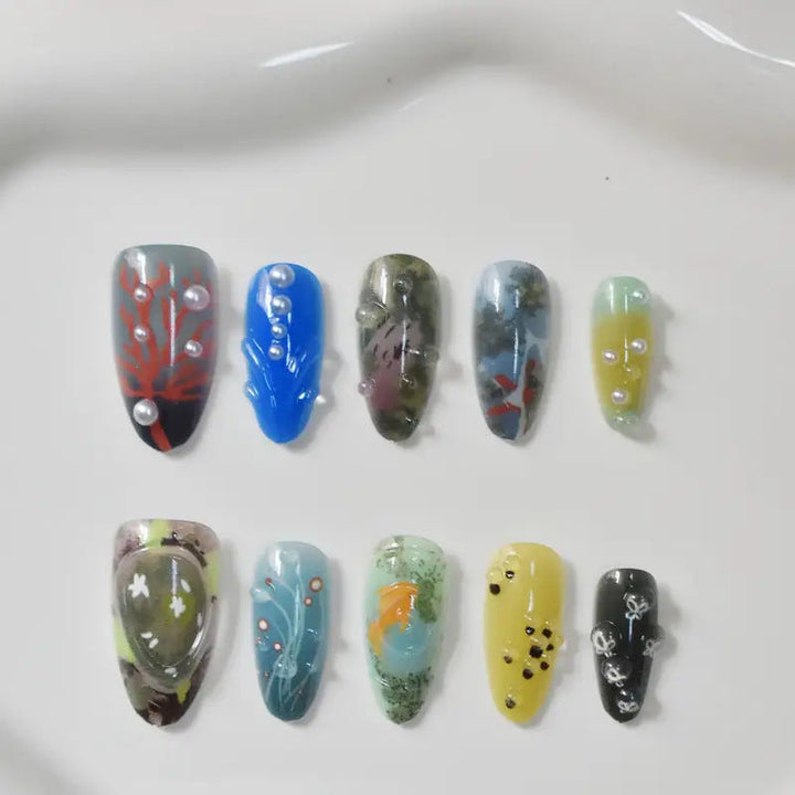 Artistic Marine-Inspired Press-On Nail Art Kalsten