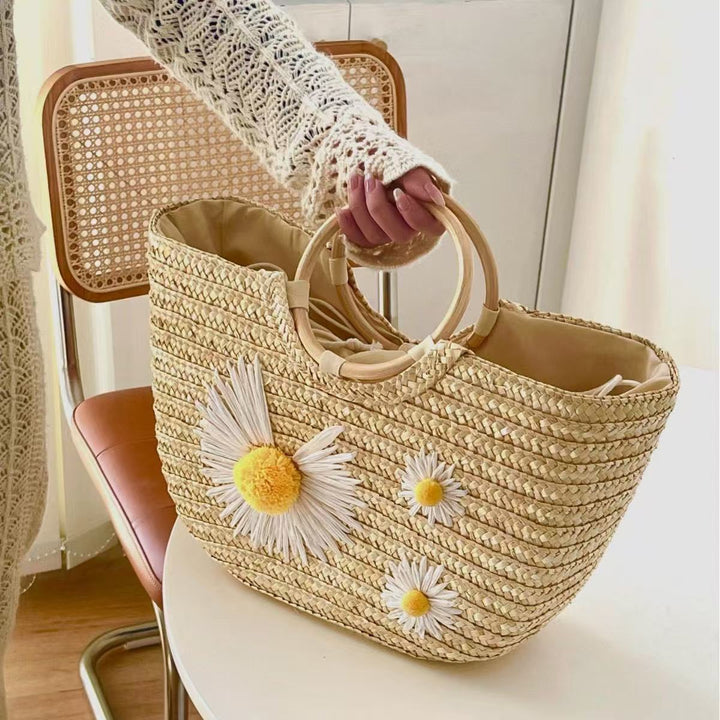 Stylish tote bag with floral accents Kalsten