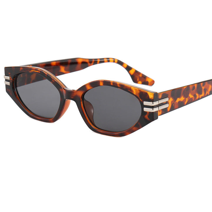 Women striking vintage sunglasses with asymmetric frame Kalsten