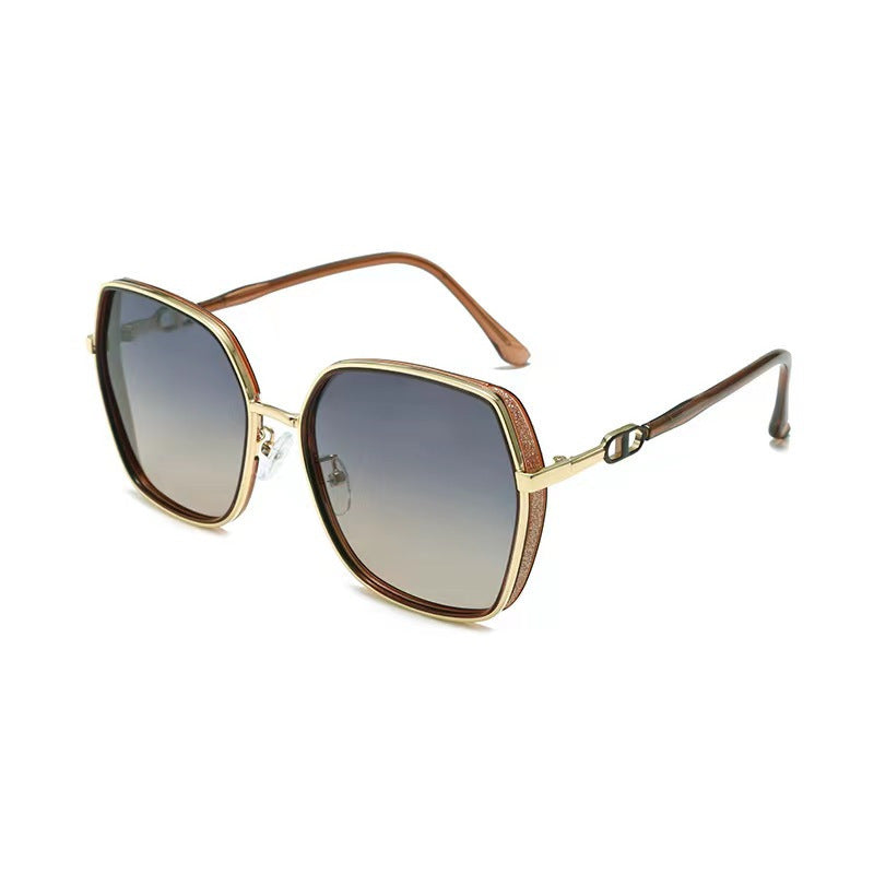 Women's stylish sunglasses in modern design Kalsten