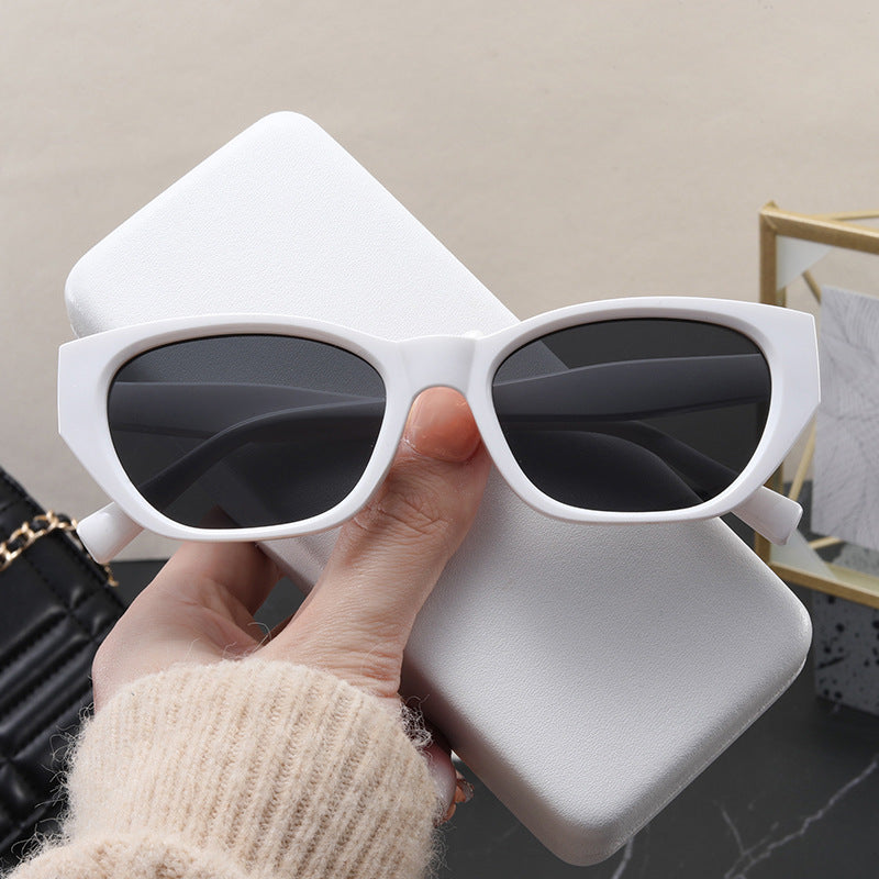 Ladies Cat-Eye Sunglasses with Stylish Frame and UV Protection Kalsten