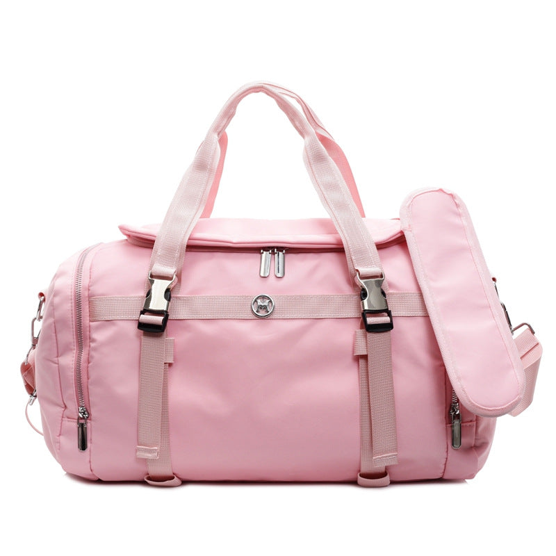 Sporty travel bag with adjustable shoulder strap and several compartments Kalsten