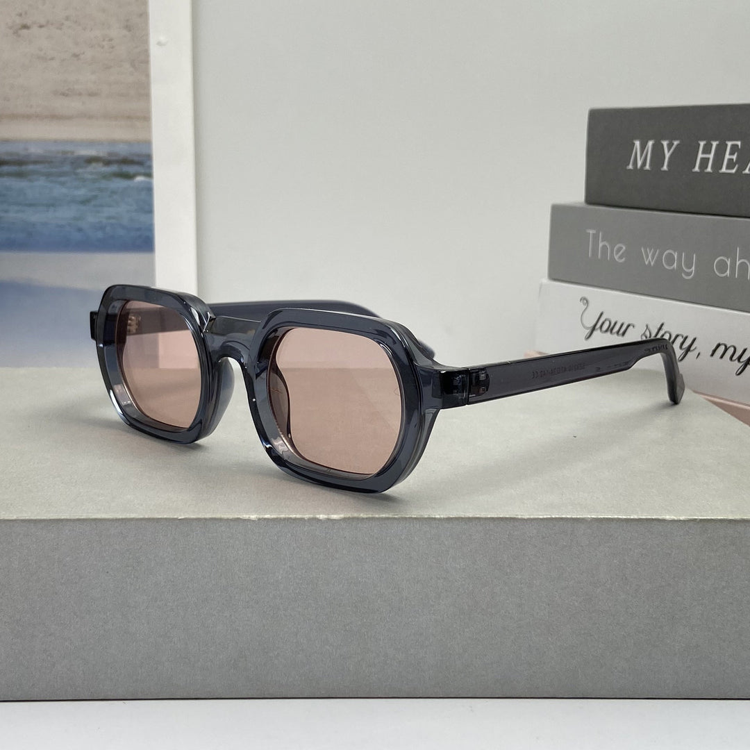 Women’s fashionable sunglasses in modern design with wide frame Kalsten