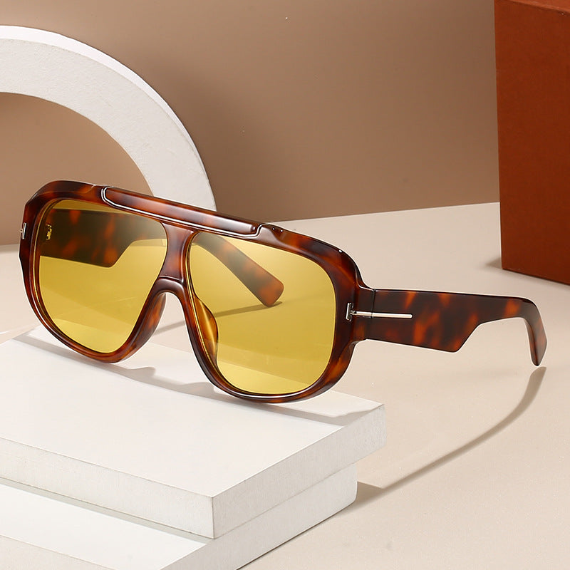 Ladies sporty sunglasses with stylish full rim design Kalsten