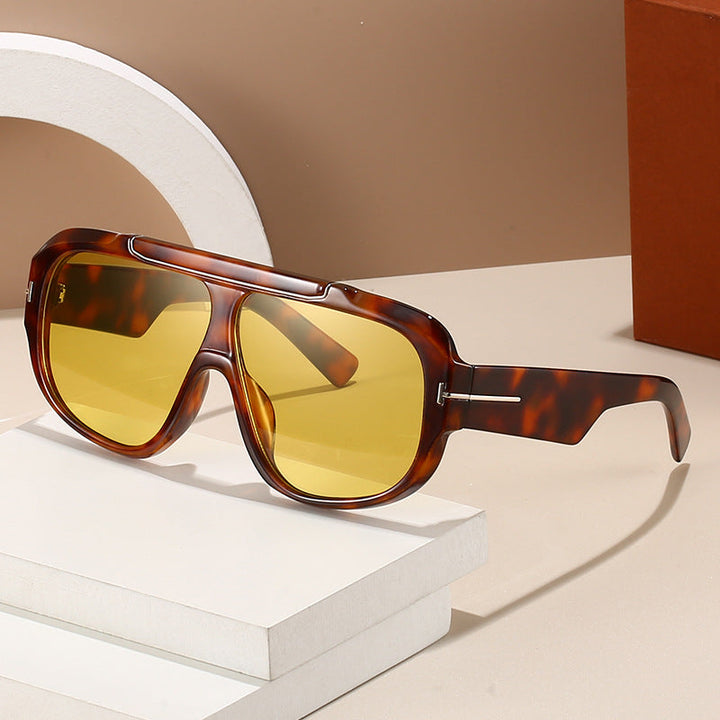 Ladies sporty sunglasses with stylish full rim design Kalsten