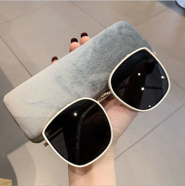 Women's modern square sunglasses with wide temples Kalsten