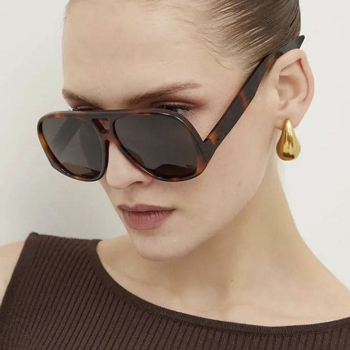 Women trendy oversized sunglasses in modern tortoiseshell pattern Kalsten