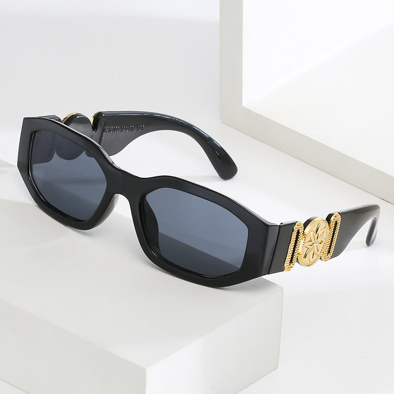 Ladies trendy and stylish sunglasses with luxurious details Kalsten