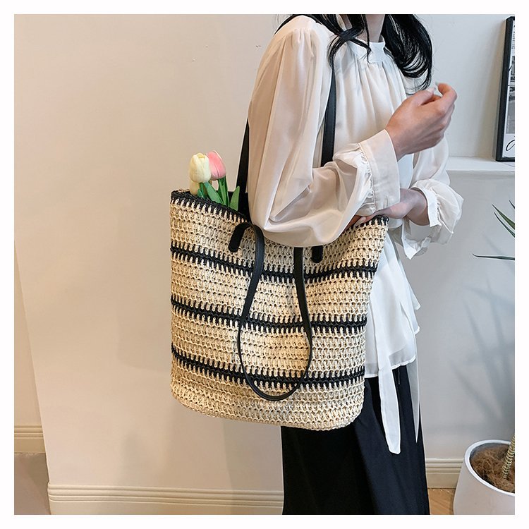 Handmade beach bag with striking leather handles Kalsten