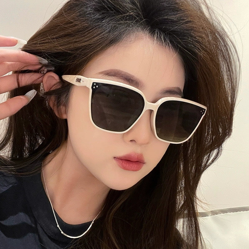 Women's fashionable oversized sunglasses in retro style Kalsten
