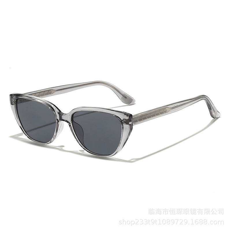 Women Cat-Eye Sunglasses with trendy leopard pattern and sturdy frame Kalsten