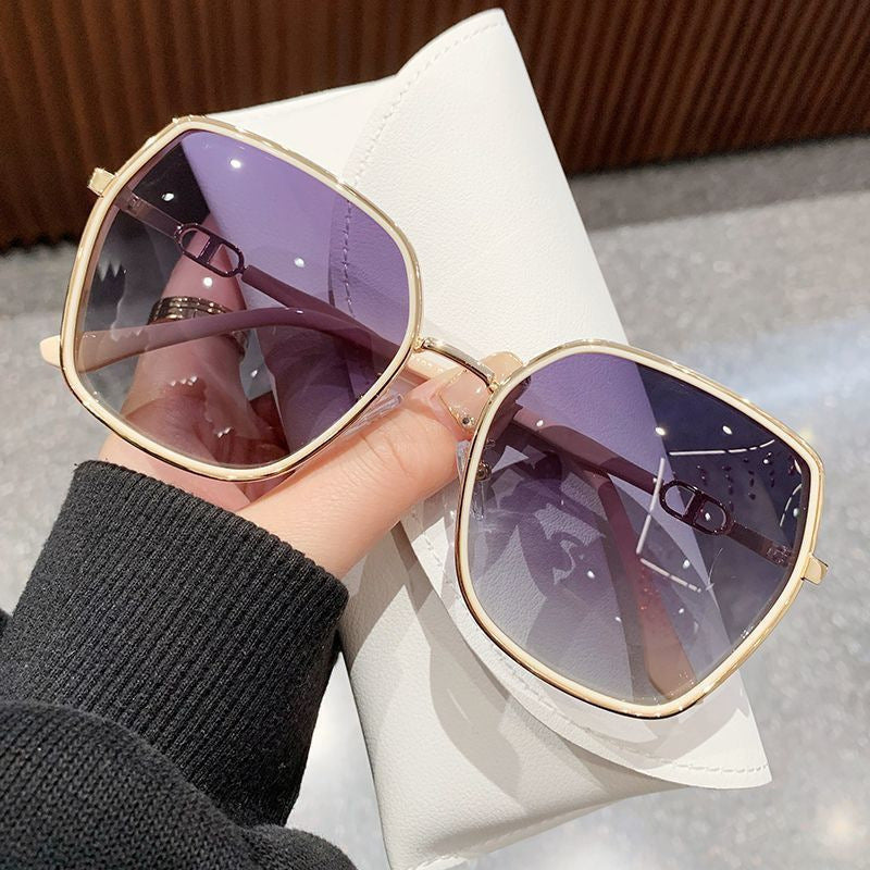 Women's stylish sunglasses in modern design Kalsten