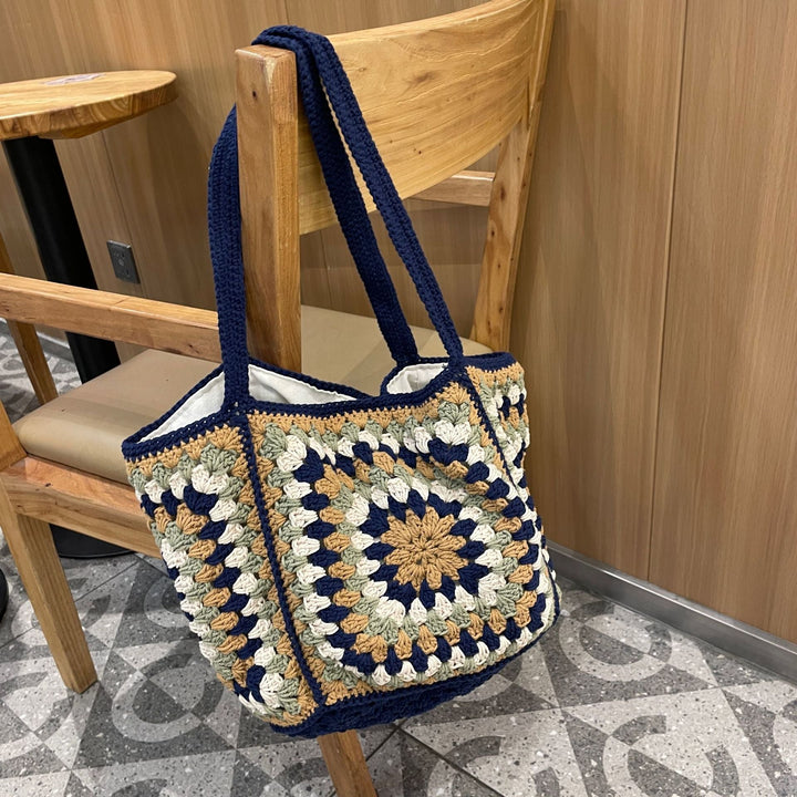 Hand-knotted shoulder bag with vintage pattern Kalsten