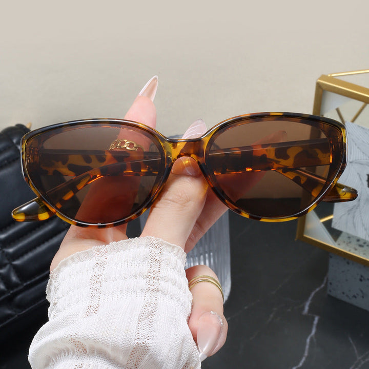 Women Cat-Eye Sunglasses with Modern Design Kalsten