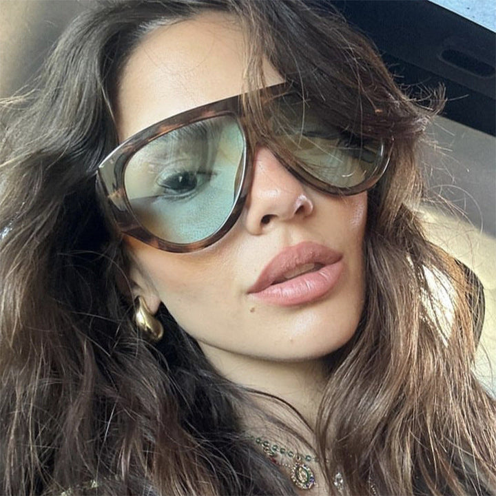 Women extravagant oversized sunglasses with angled frame Kalsten
