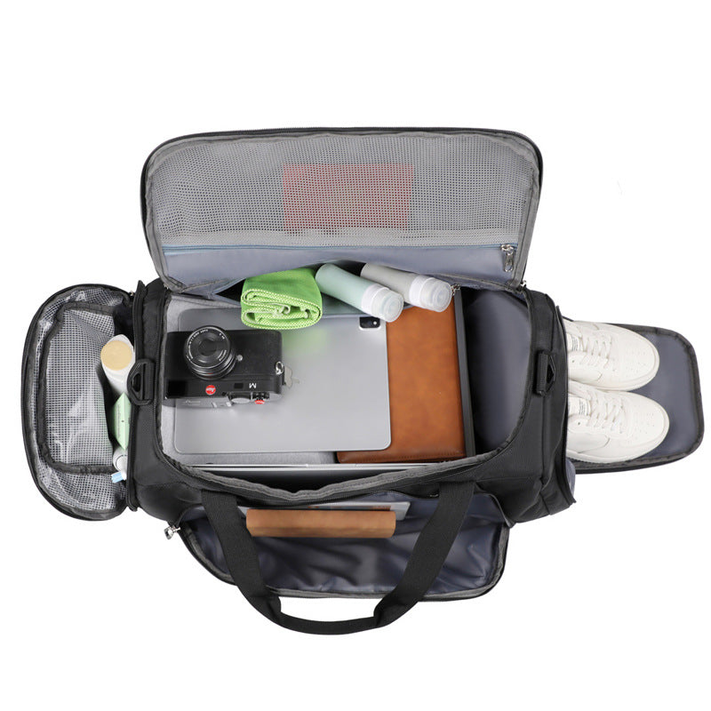 Men's Sporty Travel Bag with Robust Design Kalsten