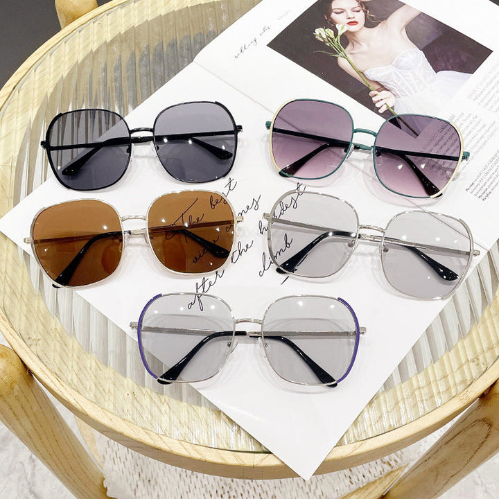 Ladies oversized sunglasses with protective UV protection and elegant metal frame Kalsten