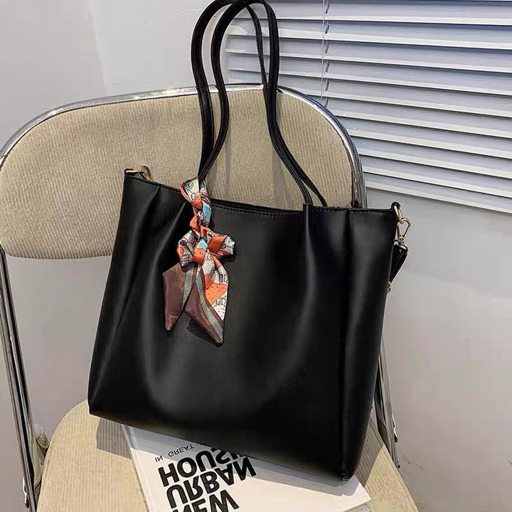 Modern Handbag with Adjustable Shoulder Strap Kalsten